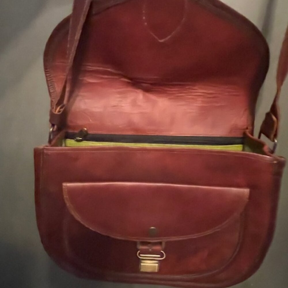 Handmade Vintage Style Genuine Brown Leather Cross Body Shoulder Bag - Picture 9 of 16